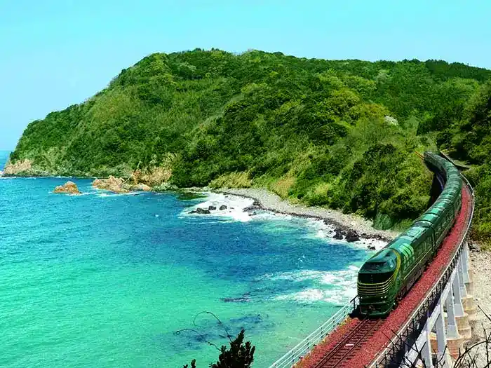 Mizukaze Twilight Express train along the Sea of Japan coast