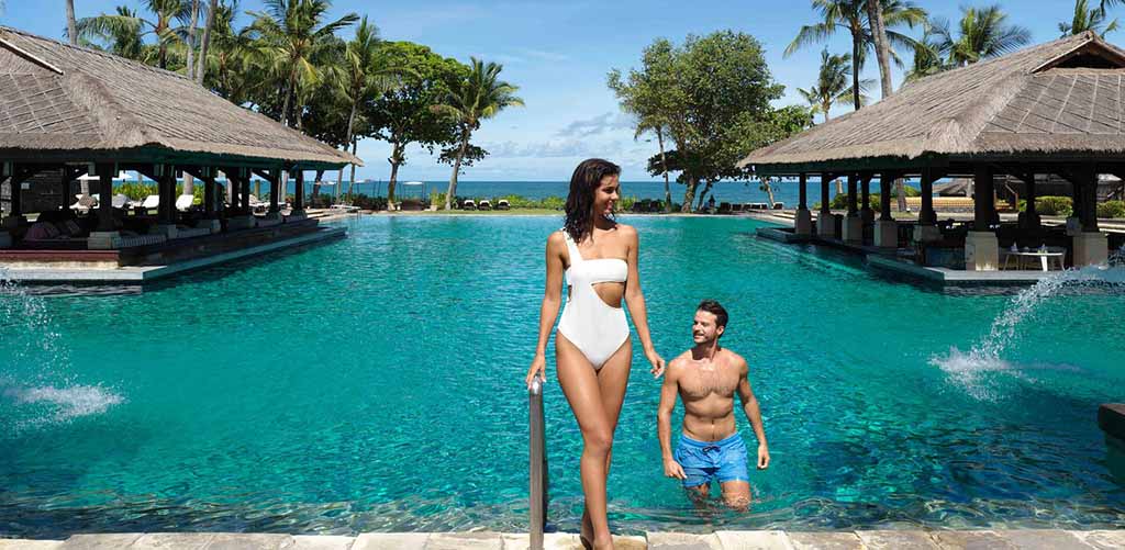 Honeymoon at Intercontinental pool in Bali