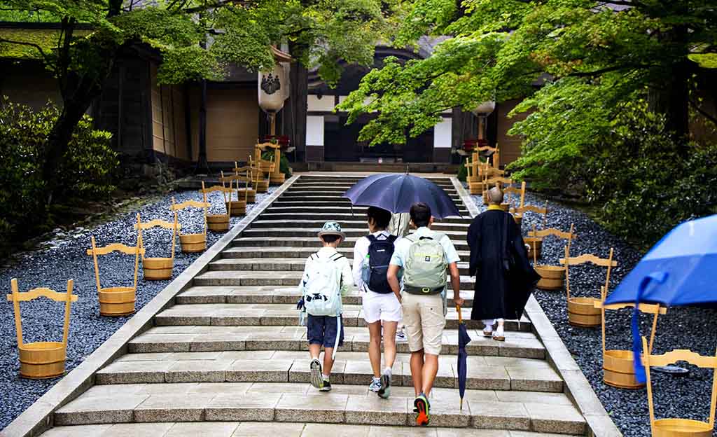 Family tour of Mount Koya, Japan