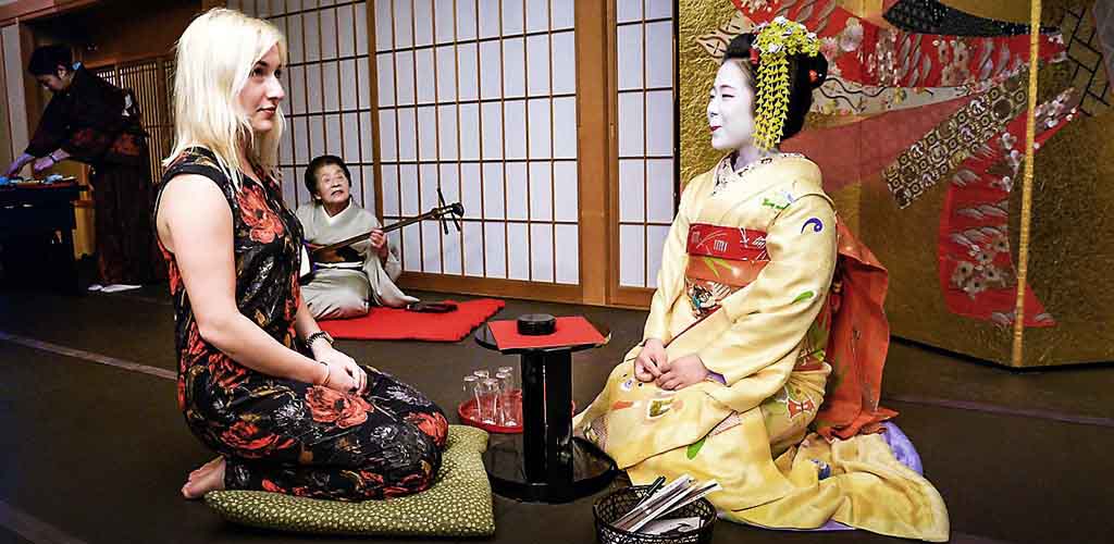 Geisha encounter in Kyoto, Japan