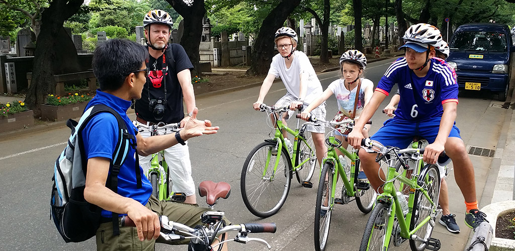Family biking tour of Tokyo