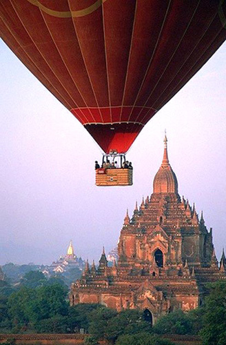 hot air balloon ride in Bagan