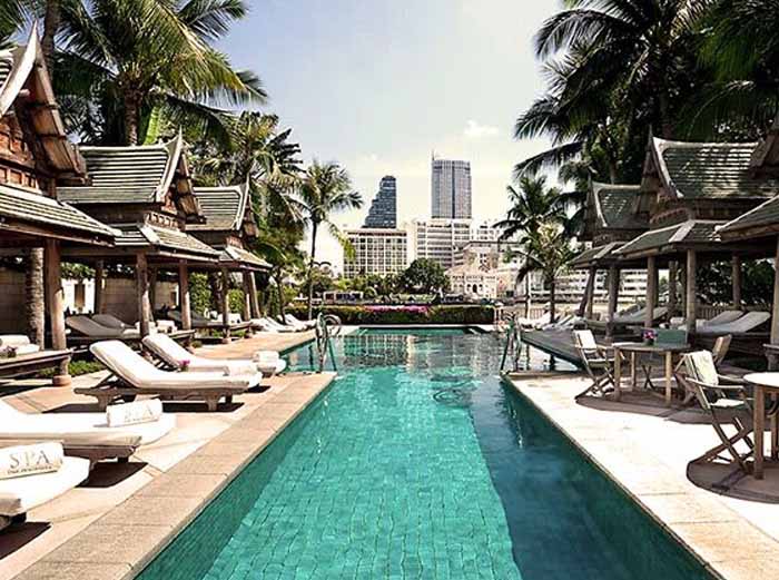 pool at Peninsula luxury hotel in Bangkok