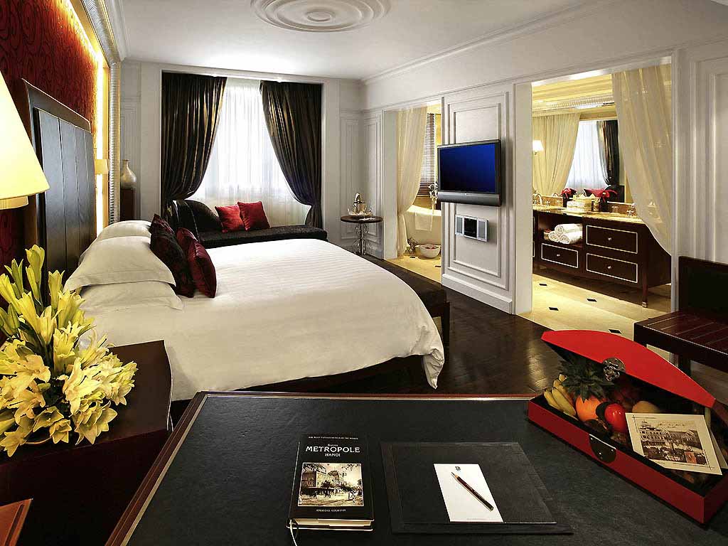 Opera Wing Grand Premium Room with Club Metropole benefits and king-size bed 