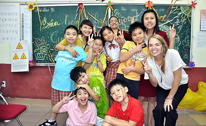Teaching English in Vietnamese classroom